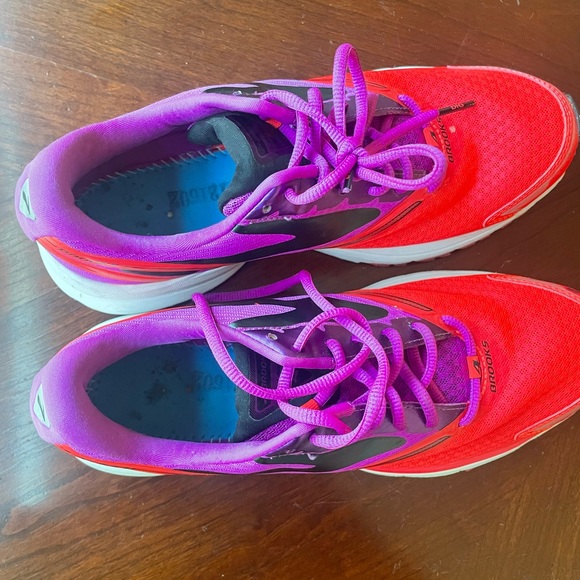 Brooks Running shoes - Picture 2 of 4